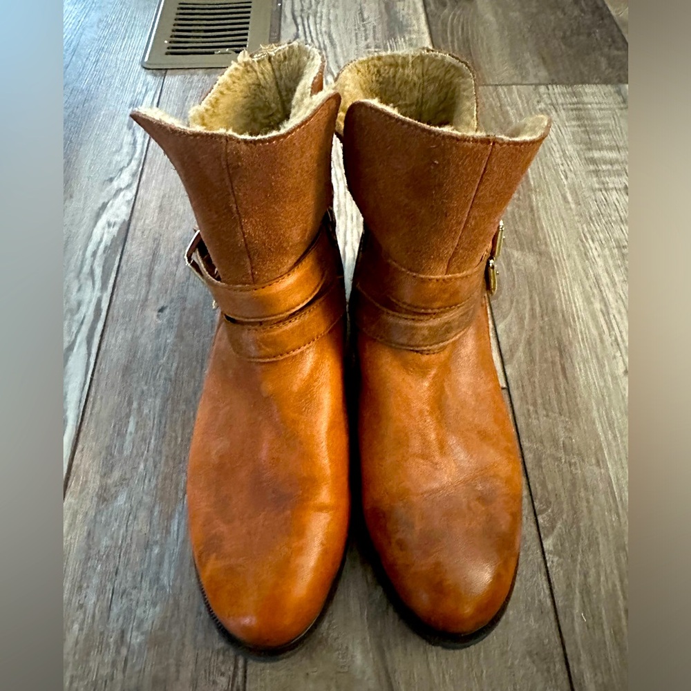 Women’s Boots - Size 11